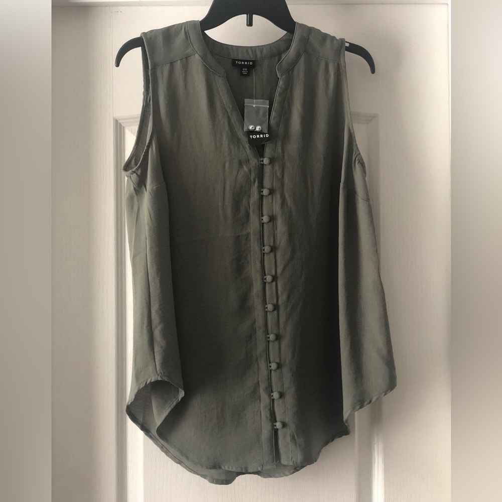 Torrid Olive Green Sleeveless Button Down, Size 0